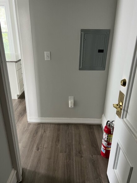 Building Photo - 235 Jackson St