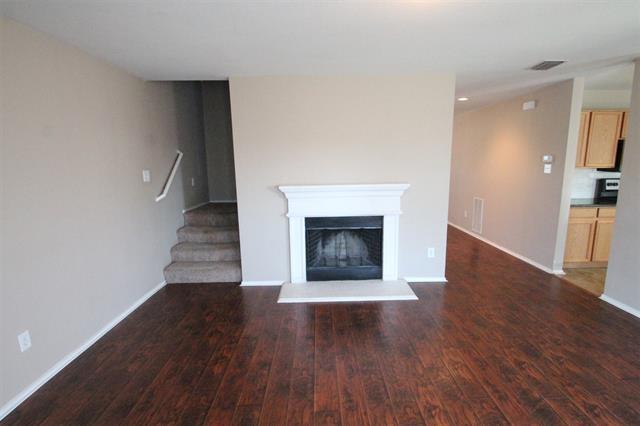 Building Photo - 2743 Hacienda Lake Dr