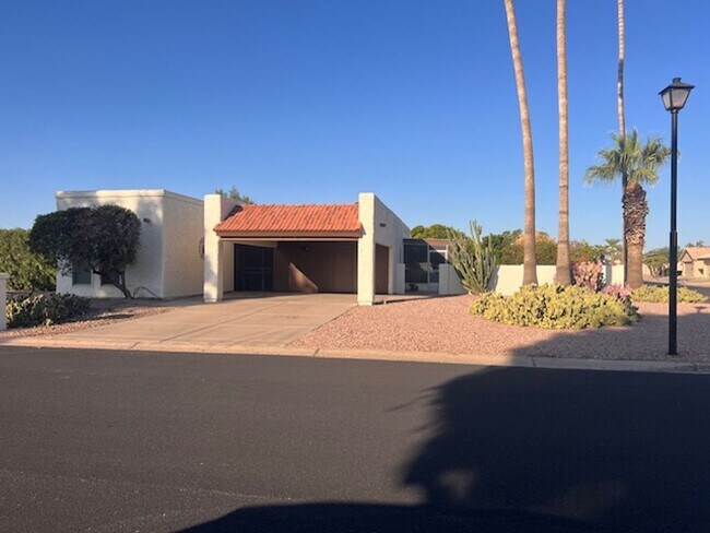 Building Photo - 25246 S Glenburn Dr