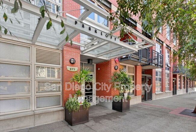 Building Photo - 877 Island Ave