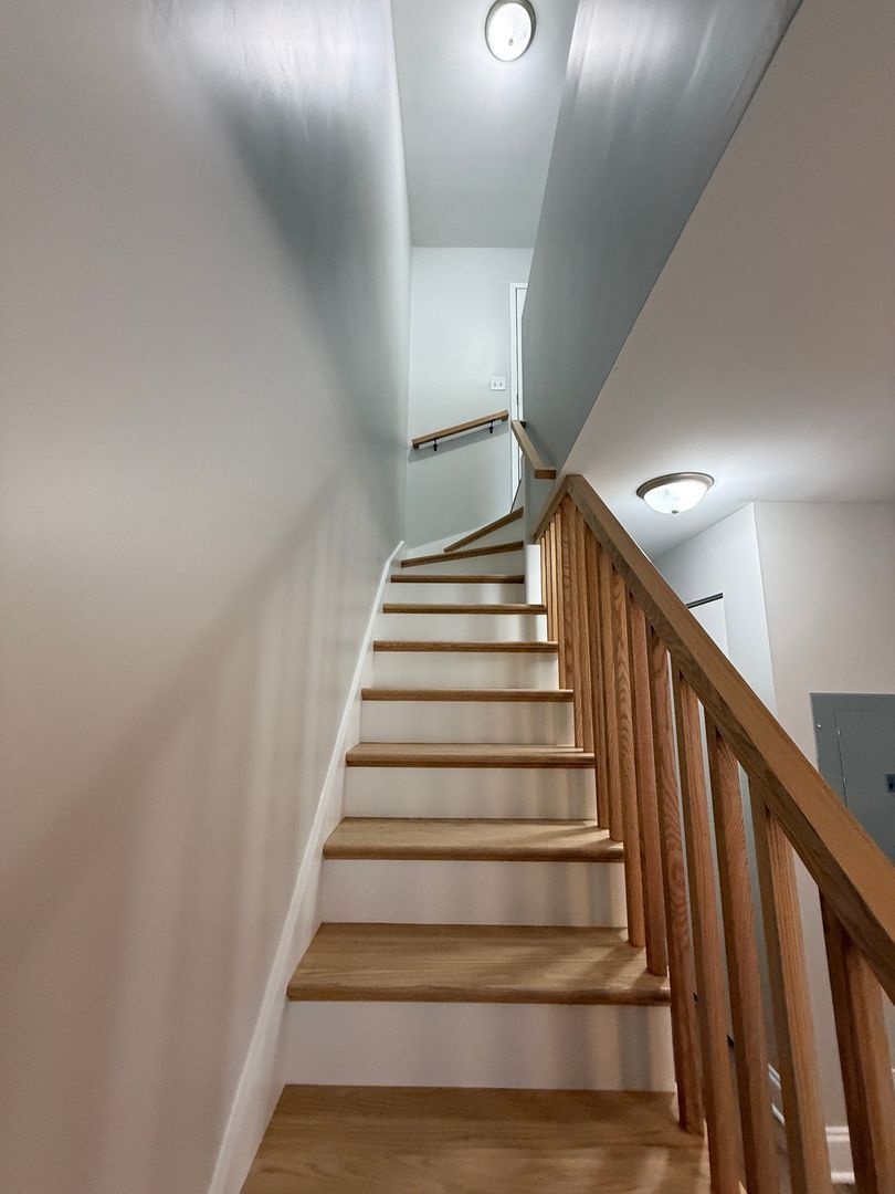 Building Photo - 744 W Gordon Ter