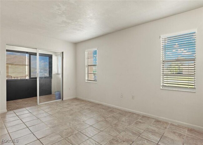 Building Photo - 608 SE 6th St