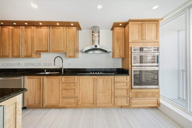 Building Photo - 2100 S Ocean Dr