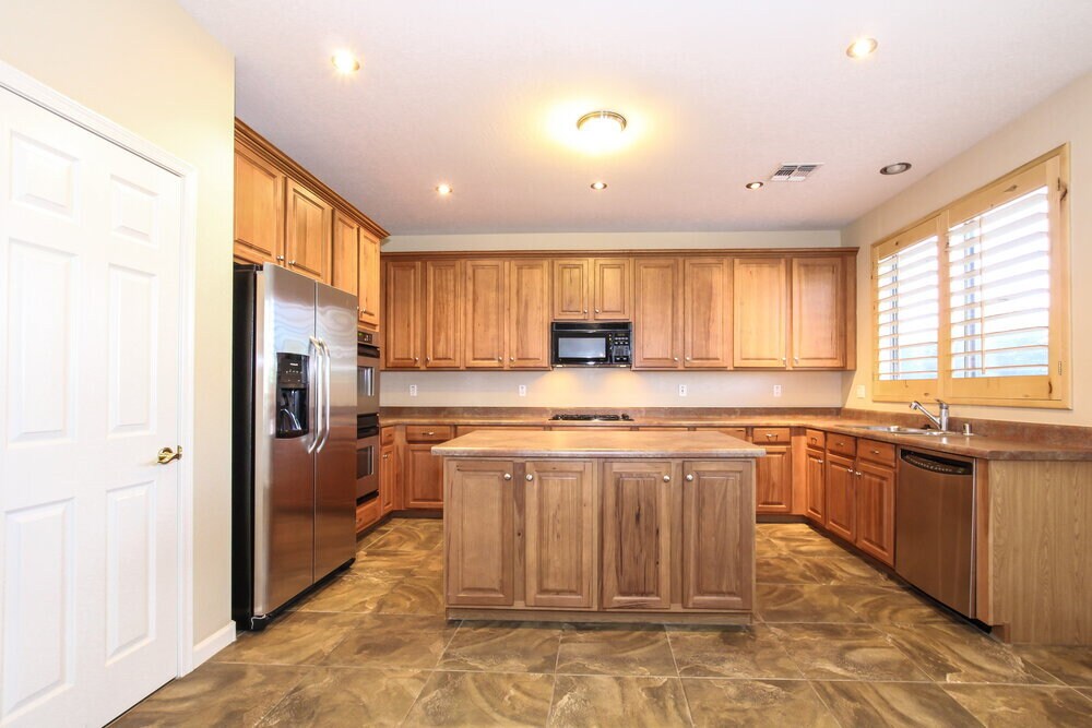 Building Photo - 7064 W Antelope Dr