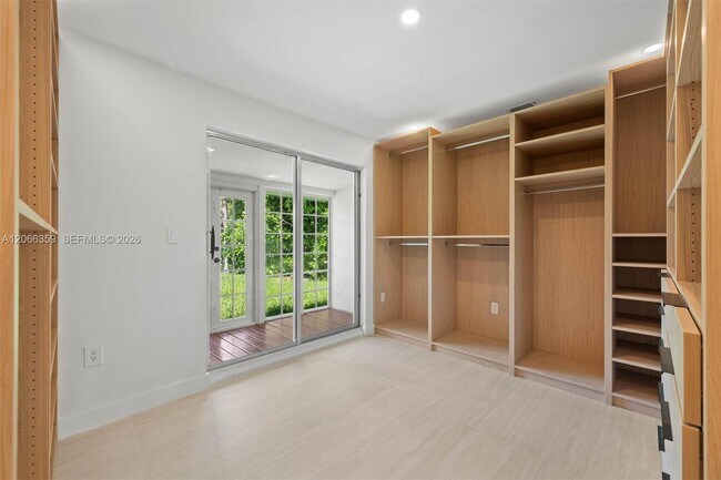 Building Photo - 11770 Griffing Blvd