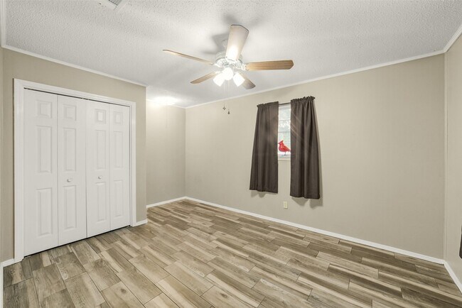Building Photo - 23807 Red Oak Dr