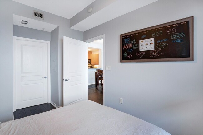 Building Photo - 300 W Beech St