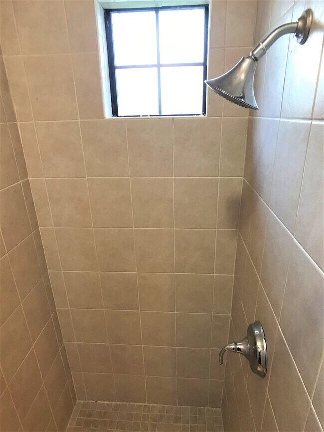 Building Photo - 3Bed/2.5Bath Edinburg TX Home For Rent ( Oakland Village )