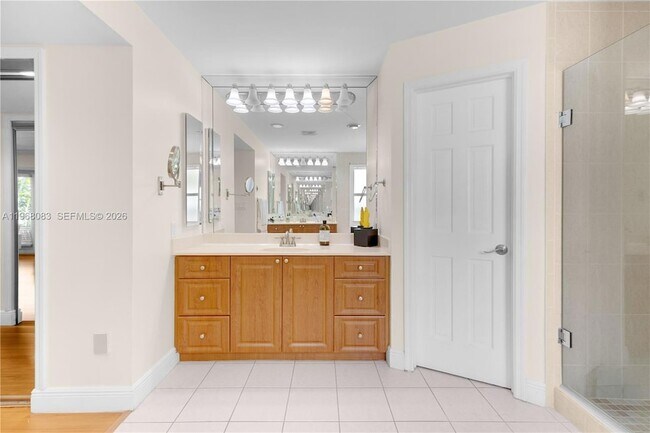 Building Photo - 5253 NW 94th Doral Pl