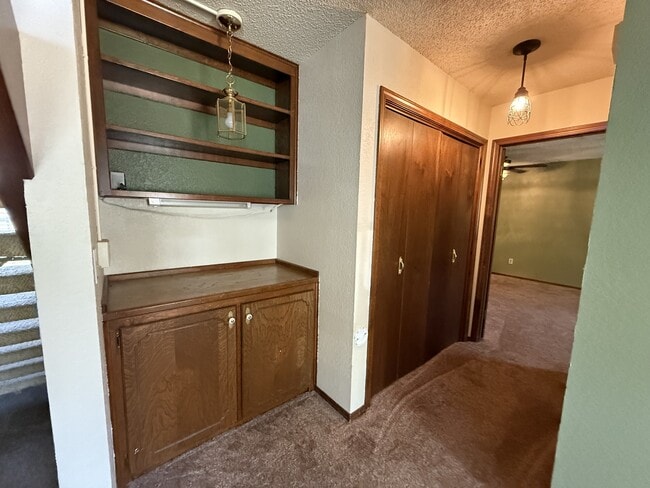 Building Photo - 2208 Timbercrest Dr