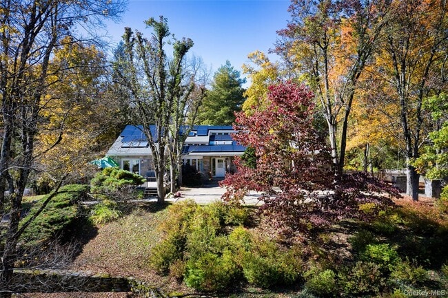 Building Photo - 356 Rossway Rd