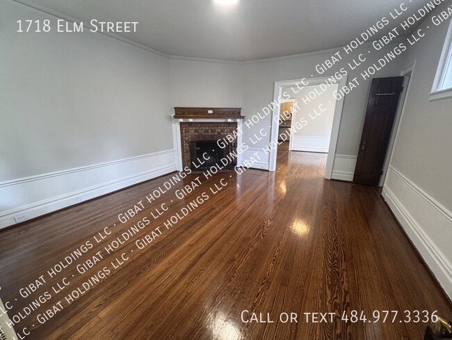 Building Photo - 1718 Elm St