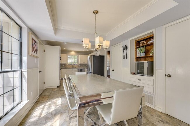Building Photo - 6210 Cape Coral Dr