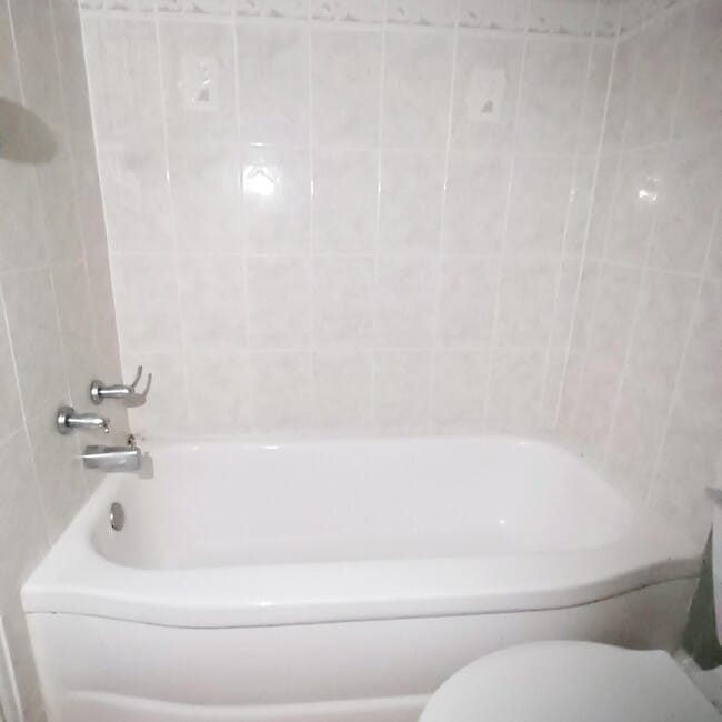 Building Photo - 15 S Golfview Rd