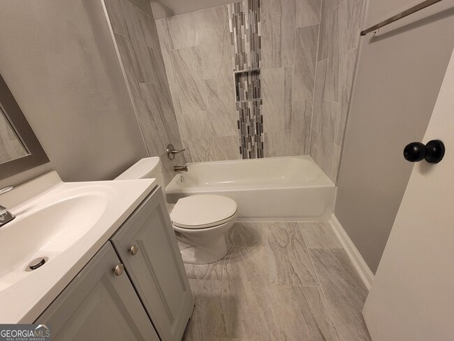 Building Photo - 1086 Summer Brook Rd