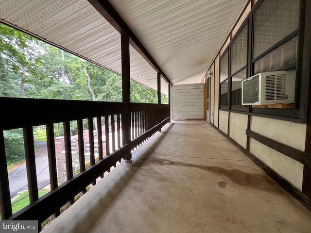 Building Photo - 65 Meadow Glen Ln