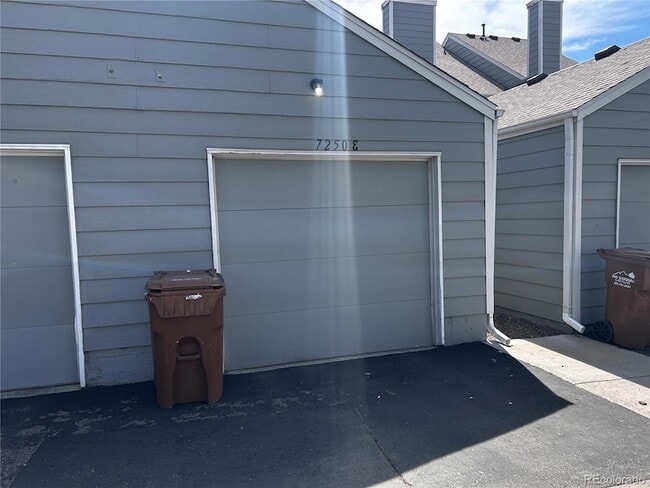 Building Photo - 7250 Devinney Ct