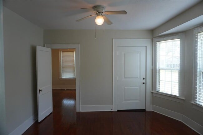 Building Photo - 4728 Avenue R 1/2
