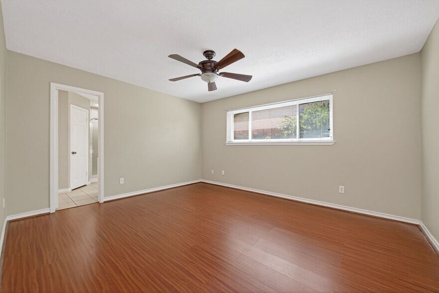 Building Photo - 18918 Droitwich Dr