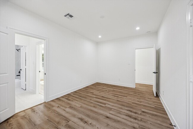 Building Photo - 3719 Lydia St