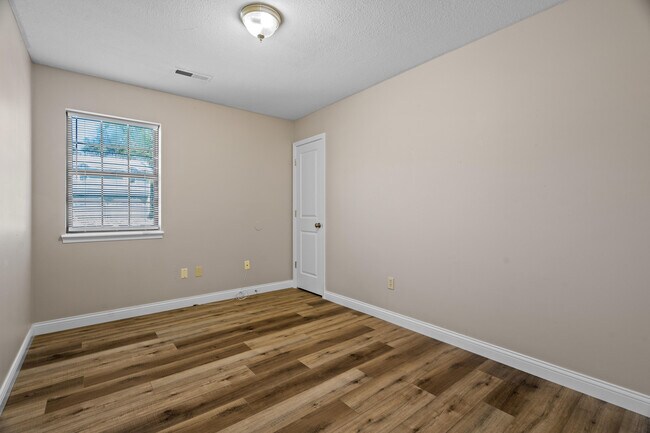 Building Photo - 3609 Madera Dr