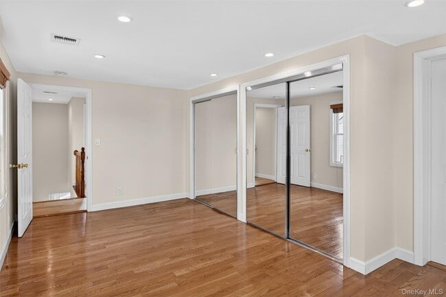 Building Photo - 256 Royal Ave