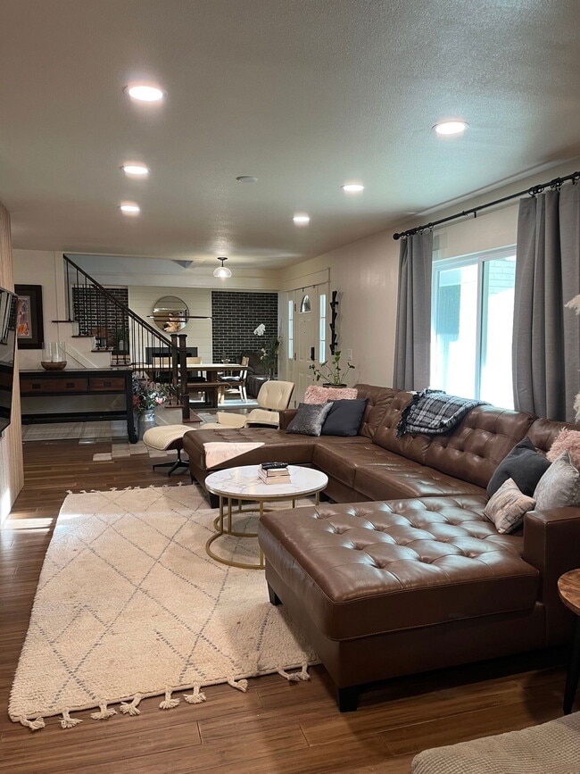 Building Photo - 10739 E Crestridge Cir