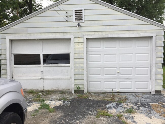 Building Photo - 3 Bedroom Ranch In Meadowdale