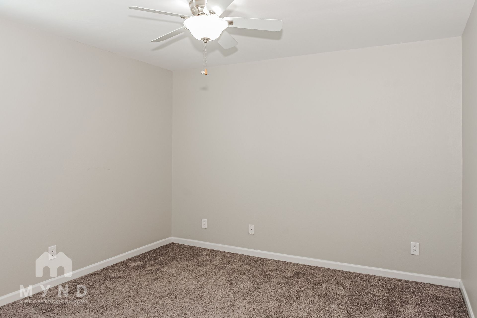 Building Photo - 3225 Lakeland Dr SW