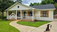 Building Photo - Newly Renovated and Ready for Move In!