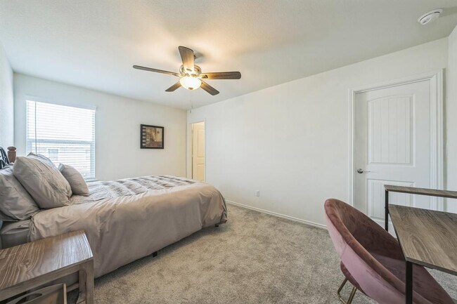 Building Photo - 1127 Aronia Ln