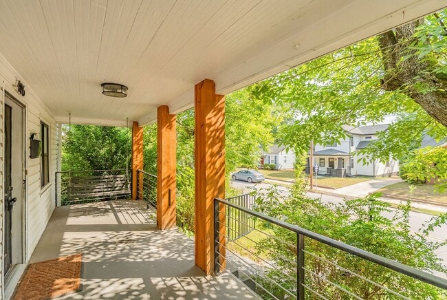 Building Photo - Recently Renovated 3BR Home Near Downtown Durham with Spacious Backyard! Available Now! Pet Frien...