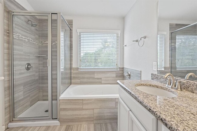 Building Photo - 307 Parkside Dr