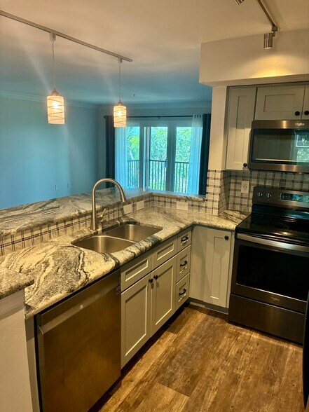 Building Photo - 2400 Feather Sound Dr