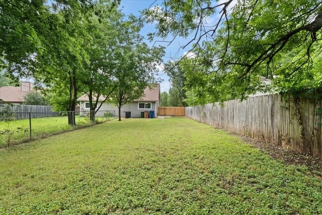Building Photo - 13300 Cowdray Park