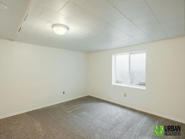 Building Photo - 2104 N Dale Ln