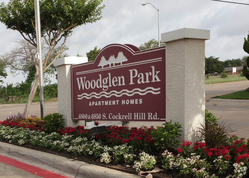 Entry to community - Woodglen Park I & II