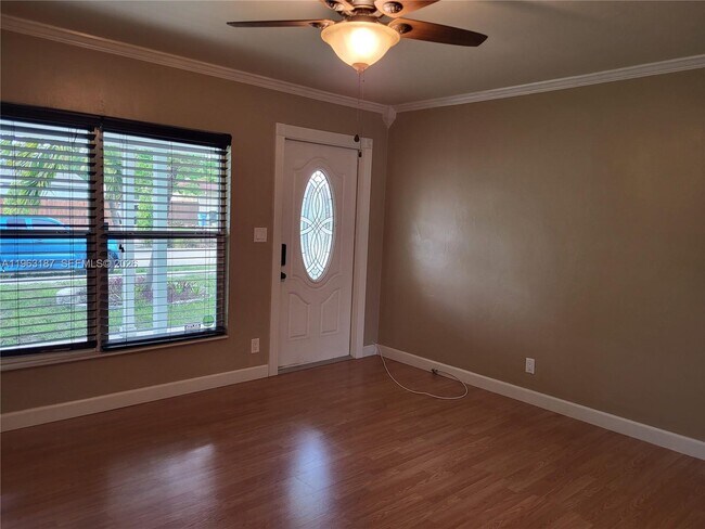 Building Photo - 30 NE 56th St