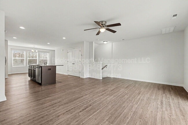 Building Photo - 8240 Waxhaw Hwy