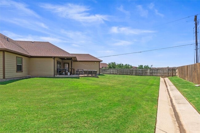 Building Photo - 3101 Papa Bear Dr