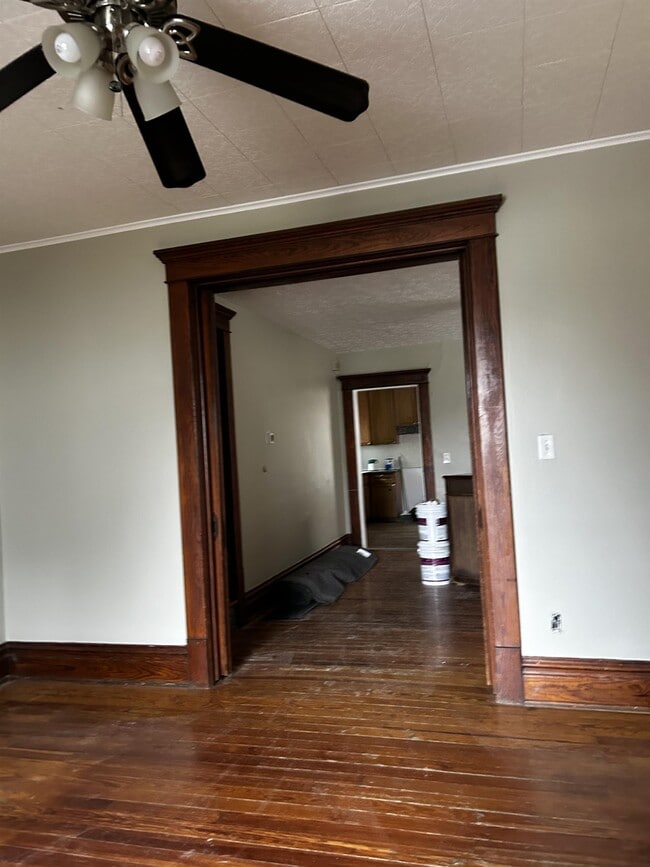 Building Photo - 318 Wyandotte Ave