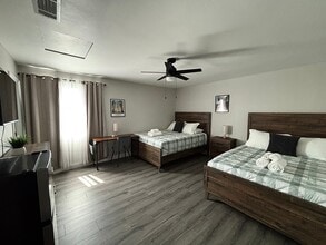 Building Photo - 12765 Shadybend Dr