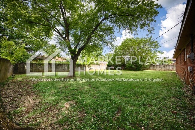 Building Photo - 104 Edinburgh Dr