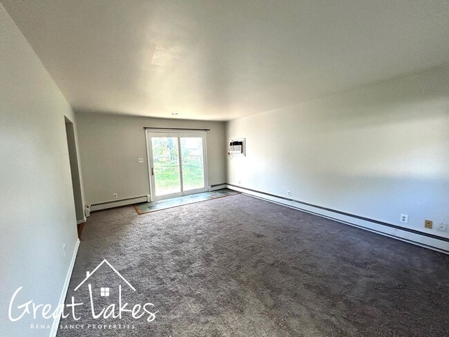Building Photo - Beautiful 2 Bedroom 1 Bathroom now availab...