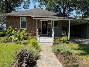 Building Photo - 3 Bedrooms, 1 Bathroom - Home in Celenease! *MOVE-IN SPECIAL!!*