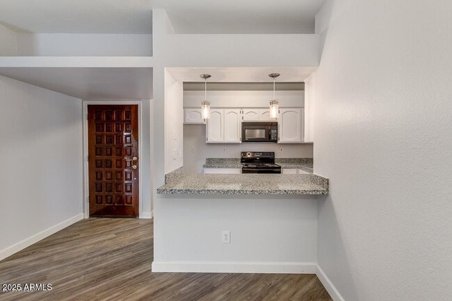 Building Photo - 1287 N Alma School Rd