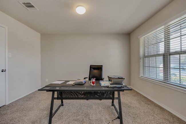 Building Photo - 18210 Stephanotis Trace