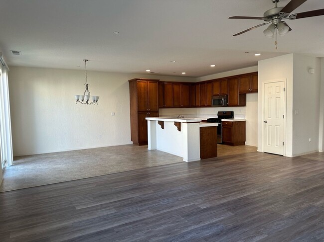 Building Photo - 318 S Wind Ct