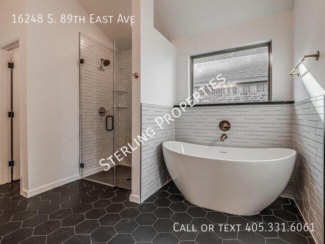Building Photo - 16248 S 89th East Ave