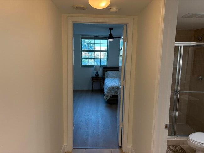 Building Photo - 610 Clematis St